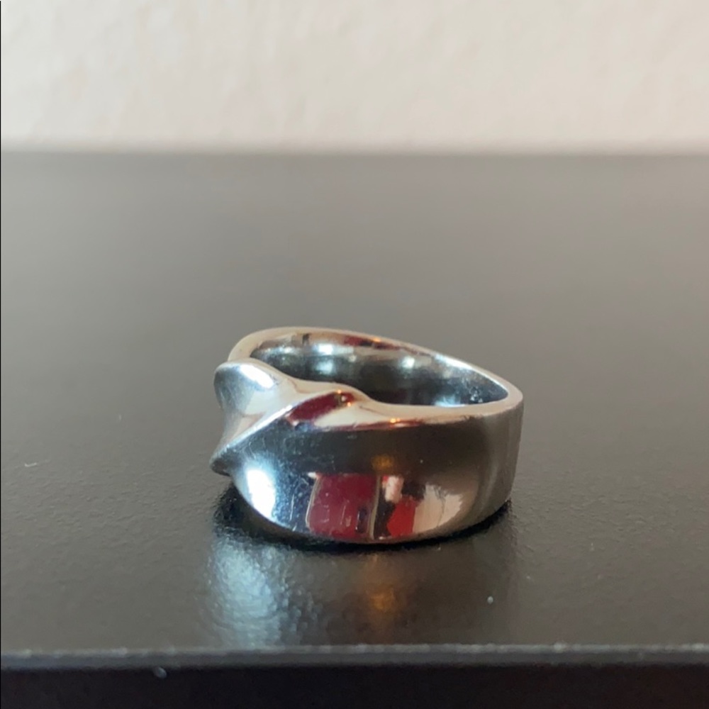 Silver ring - Picture 2 of 5